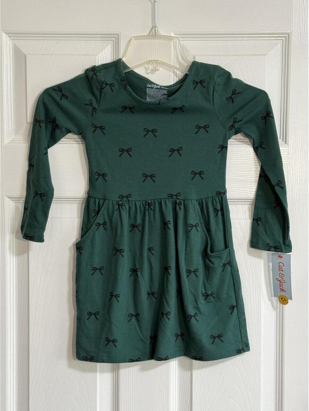 Cat & Jack Long Sleeve Green Dress with Black Bow Print, size 4/5